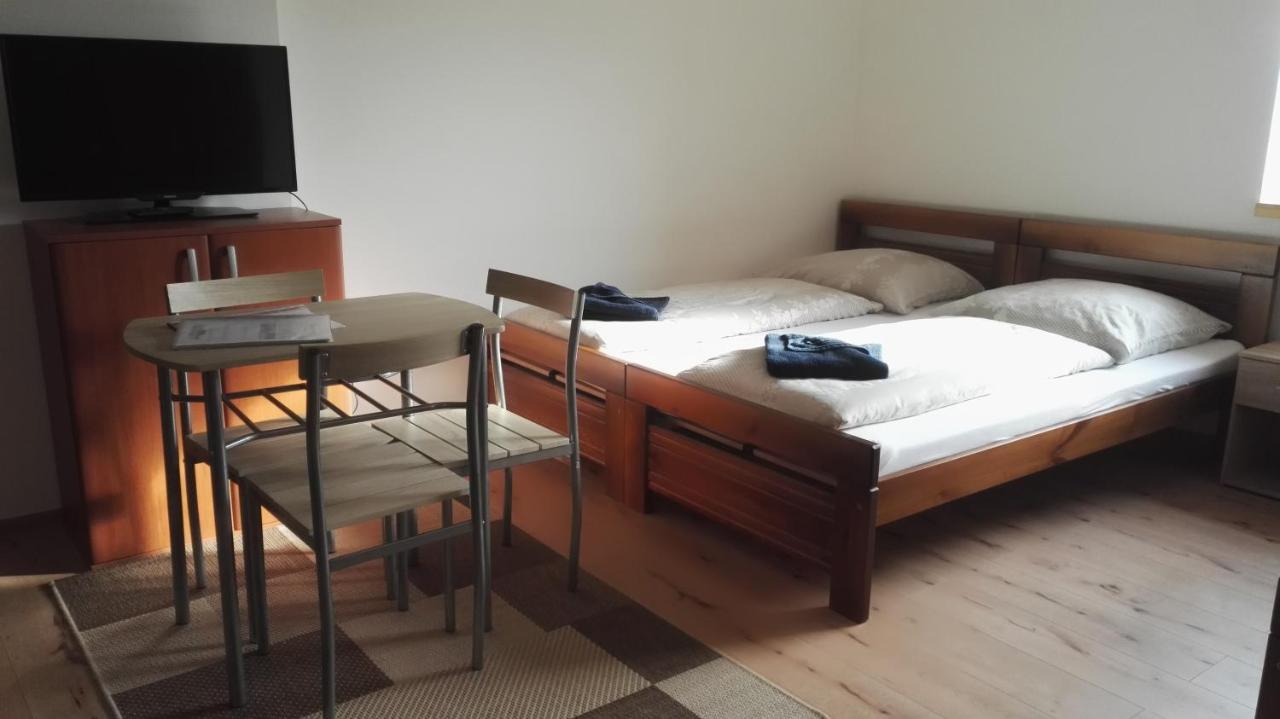 Ubytovani V Soukromi Opolany U Podebrad Dış mekan fotoğraf