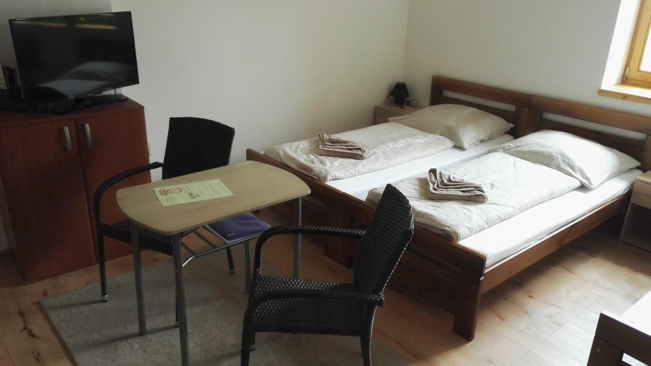 Ubytovani V Soukromi Opolany U Podebrad Dış mekan fotoğraf
